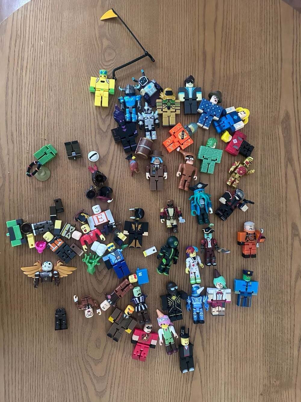 Large Lot of Mixed Roblox Action Figures and Accessories